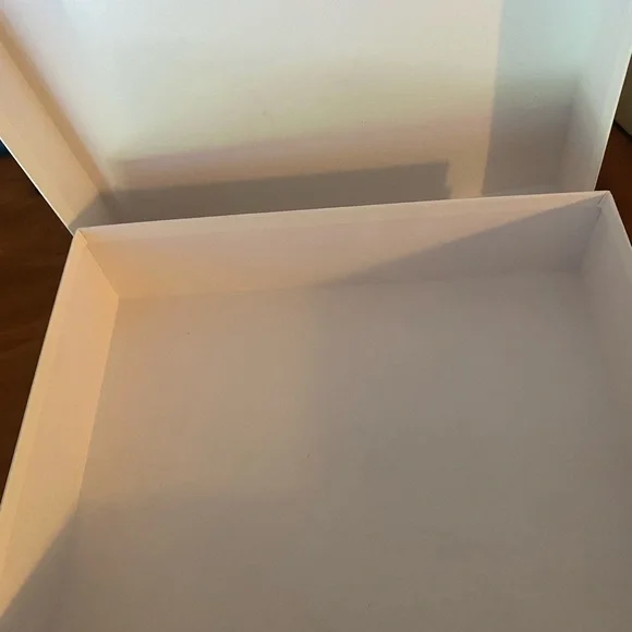 Mr. Porter box - Picture 2 of 2